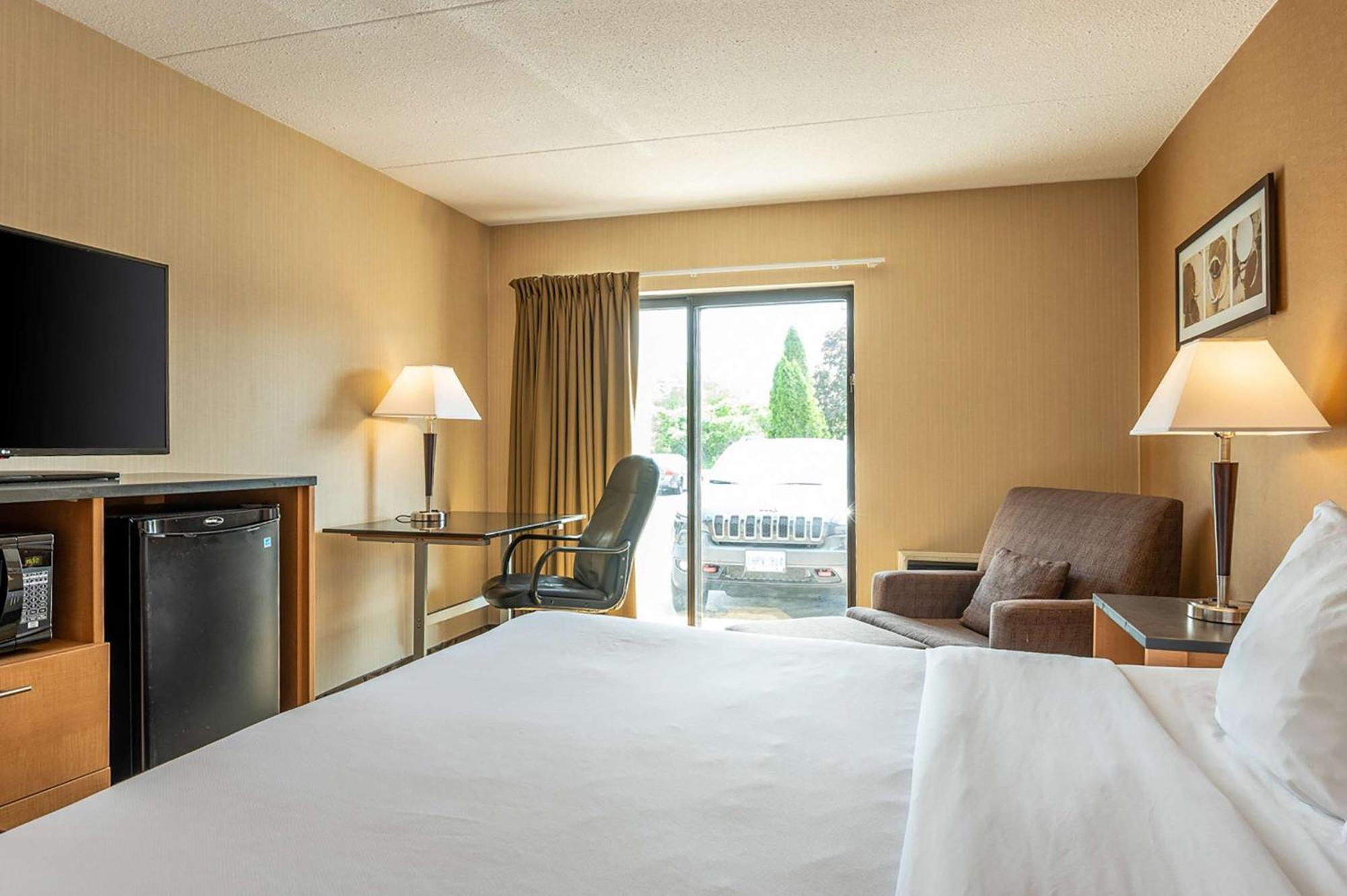 Comfort Inn Truro Exterior photo