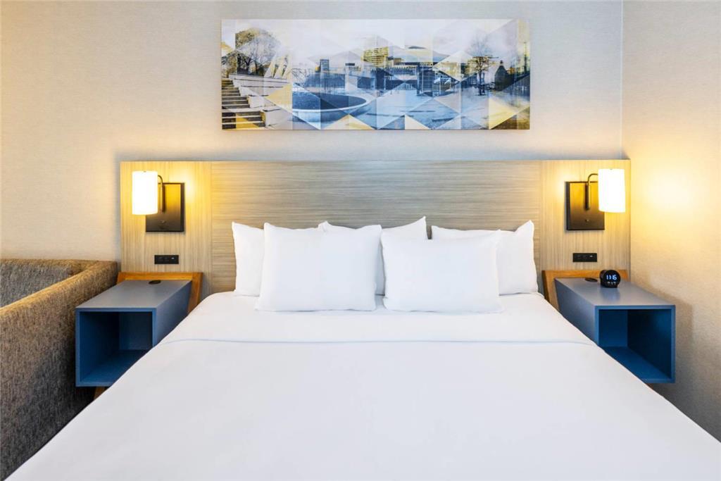 Comfort Inn Truro Room photo